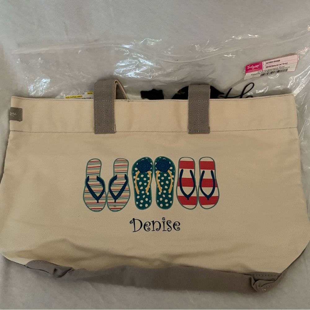 Thirty One Tote Bag with Flip Flop Design personalized with the name Denise